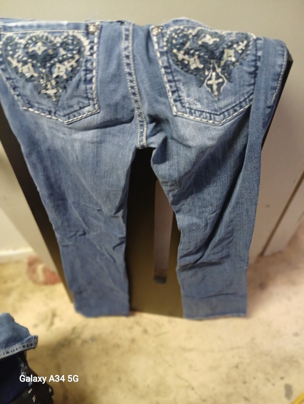 MISS ME Women’s Embroidered Back-Pocket Jeans - Blue